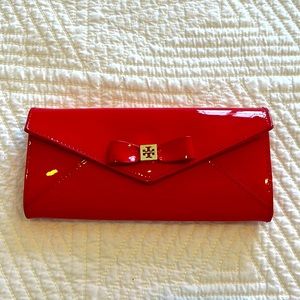red patent leather tory burch wallet